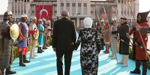 Ο Ερντογάν με την σύζυγό του Εμινέ -Φωτογραφία: Presidency Press Service via AP