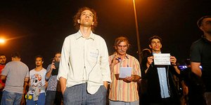 Ο διαδηλωτής- άγαλμα της πλατείας Ταξίμ βραβεύεται ως σύμβολο ειρηνικής αντίστασ