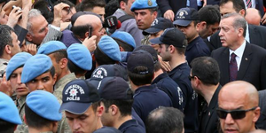 Στις φλόγες η Τουρκία: Οργή κατά Ερντογάν μετά τους 238 νεκρούς στος ορυχείο
