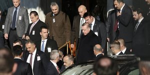 Ο Ερντογάν αναχωρεί για το «Ελευθέριος Βενιζέλος» μαζί με ένα στρατό από σωματοφύλακες / INTIMENEWS: Γιάννης Λιάκος