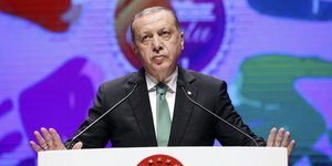 Ο Ερντογάν θέλει με στολές τους κατηγορούμενους πραξικοπηματίες (Φωτογραφία: AP)