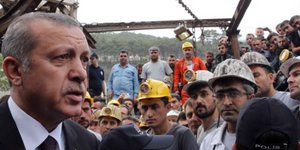 «Θα σου κόψουμε τον λαιμό» - Οπαδοί του Ερντογάν απειλούν τον ανταποκριτή του γε