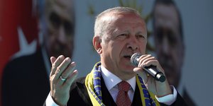 Ο Ερντογάν σε προεκλογική ομιλία (AP Photo/Burhan Ozbilici)