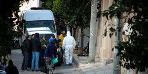 επίθεση έξω από το σπίτι του Ισίδωρου Ντογιάκου/Φωτογραφία: Eurokinissi