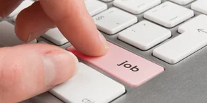 Περισσότερες -κατά 9.000- οι προσλήψεις από τις απολύσεις το Μάρτιο 