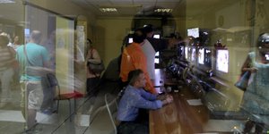 Το χαρτί του Σαμαρά για την εκτόνωση της κρίσης: Σχέδιο «ταχύτατης επανεκκίνησης