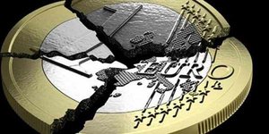 «Το νέο δάνειο δεν βοηθά τους Έλληνες αλλά τους πολιτικούς και τις τράπεζες»