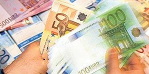 Ρουμπινί:Το χρέος της Ελλάδας δεν είναι βιώσιμο και πρέπει να γυρίσει στη δραχμή