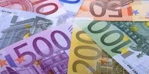 «Βουτιά» των καταθέσεων στις τράπεζες το 2001 κατά 35