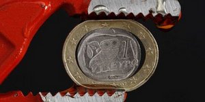Bloomberg: Η Ελλάδα θα ξαναβγεί στις αγορές το 2017