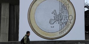 Διαθρωτικές αλλαγές στην Ευρωζώνη ζητούν κορυφαίοι Γάλλοι και Γερμανοί οικονομολόγοι/ Φωτογραφία: AP