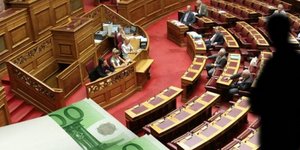 Δίνουν και παίρνουν οι φήμες για τον εκατομμυριούχο βουλευτή
