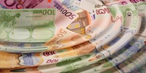 Το ελληνικό Δημόσιο προχωρά σε δανεισμό 1