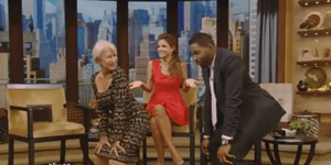 Στα 68 της η Ελεν Μίρεν το... κουνάει ξανά και το κάνει υπέροχα [βίντεο]