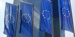 Η ακυβερνησία στην Ευρώπη και τις ΗΠΑ αφήνει ένα μεγάλο κενό σε αυτό που ονομάζουμε Δύση(Φωτογραφία: AP)