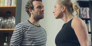 Ο τεμπέλης Έλληνας και η εργασιομανής Γερμανίδα χωρίζουν [βίντεο]