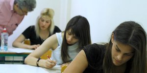 Σε ένα μήνα από σήμερα η πρεμιέρα των πανελλαδικών εξετάσεων