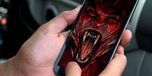 Δαίμονας στέλνει απειλητικά SMS σε παπά -«Εκνευρίστηκε γιατί εξόρκισα μία έφηβη»
