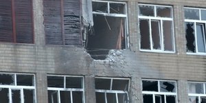 Το απόλυτο χάος επικρατεί στο Ντονέτσκ: Πληροφορίες για βομβαρδισμό σχολείου και