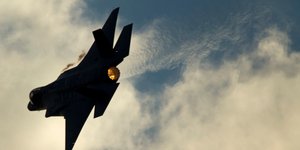 Ένα F-35 εν πτήσει (Φωτογραφία αρχείου: ΑΡ/Αriel Schalit)