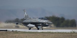 Εως τα τέλη του χρόνου η συμφωνία για την αναβάθμιση των F-16 (Γ.Τ. ΠΡΩΘΥΠΟΥΡΓΟΥ/ ANDREA BONETTI)