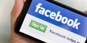 Το Facebook ετοιμάζει το δικό του smartphone μέσα στο 2012