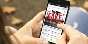 Tα fake news κυριαρχούν στην καθημερινότητα / Φωτογραφία: Shutterstock
