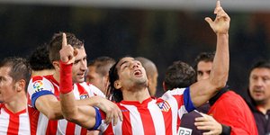 Το εντυπωσιακό γκολ του Ρανταμέλ Φαλκάο με εκτέλεση φάουλ [βίντεο]