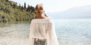 Γυναίκα ποζάρει στον φακό/ Φωτογραφία Instagram: @fablefrique