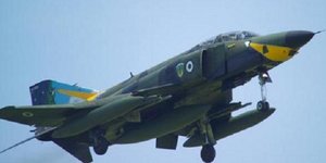 Aπίστευτο: Ξεκόλλησαν στον αέρα οι δεξαμενές καυσίμων από φωτογραφικό Φάντομ