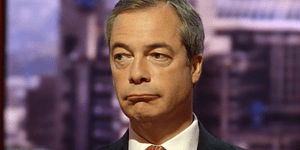 Νέα επίθεση Βρετανού Ευρωβουλευτή στον Σαμαρά: Είναι υποκριτής και ψεύτης – Η Τρ