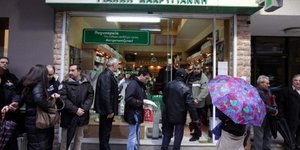 Χωρίς τέλος η ταλαιπωρία των ασφαλισμένων με τα φάρμακα
