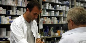 Μόνο εκτός Αττικής φάρμακα με πίστωση για τους ασφαλισμένους του ΕΟΠΥΥ