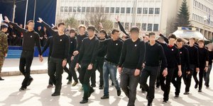 Το βίντεο με την παρέλαση της... μούντζας στα Ιωάννινα