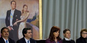 Τι σημαίνει η χρεοκοπία της Αργεντινής για τις αγορές: Γιατί σιωπούν οι οίκοι αξ