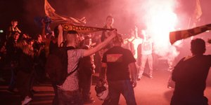 «Κάηκε» η Ν. Φιλαδέλφεια για το πρωτάθλημα της ΑΕΚ (Φωτογραφία: EUROKINISSI/ ΓΙΑΝΝΗΣ ΠΑΝΑΓΟΠΟΥΛΟΣ)