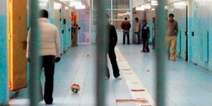 Σωφρονιστικός υπάλληλος ομολόγησε τα βασανιστήρια στον Αλβανό βαρυποινίτη