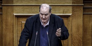 Ο Νίκος Φίλης στη Βουλή