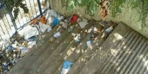 Σκηνές ντροπής στη Φιλοσοφική Αθηνών: Ενας απέραντος σκουπιδότοπος [εικόνες]