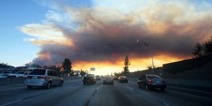 Πύρινη κόλαση στη νότια Καλιφόρνια -2.000 άνθρωποι εγκατέλειψαν τα σπίτια τους-Κ