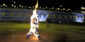 Τυλίχτηκε στις φλόγες και κέρδισε μία θέση στο βιβλίο των ρεκόρ Γκίνες [βίντεο]