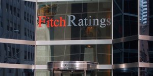 Fitch: Η Ελλάδα θα χρεοκοπήσει αλλά θα μείνει στο ευρώ