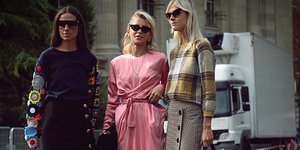 Moντέλα ποζάρουν στον φακό/ Φωτογραφία: Shutterstock 