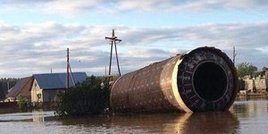 Πύραυλος ξεβράστηκε σε είσοδο σπιτιού σε χωριό της Ρωσίας 