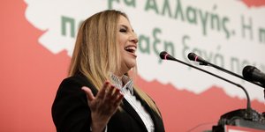 Η Φώφη Γεννηματά μιλά στη Νομαρχιακή Συνέλευση του ΚΙΝΑΛ στη Θεσσαλονίκη -Φωτογραφία: Konstantinos Tsakalidis / SOOC