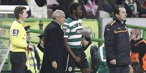 Απίθανο γκολ με σουτ «κεραυνό» από το ημικύκλιο του κέντρου [βίντεο]