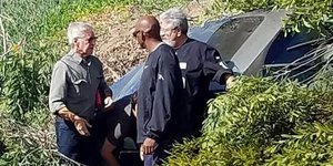 Ο Φορντ βοήθησε στον απεγκλωβισμό γυναίκας από όχημα (Φωτογραφία: Twitter)