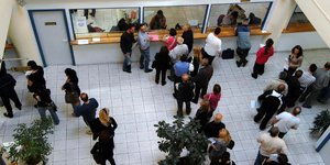 Καμία αλλαγή στην παρακράτηση του φόρου -Στα χαρτιά το σχέδιο «Pay As You Earn»