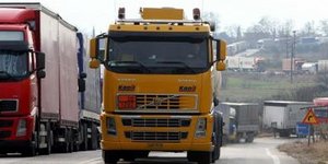 Πήγε να περάσει κλεμμένα φορτηγά "αγορασμένα"...από τον Γιάννη!
