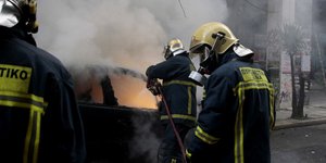 φωτιά σε ΙΧ/Φωτογραφία: Eurokinissi